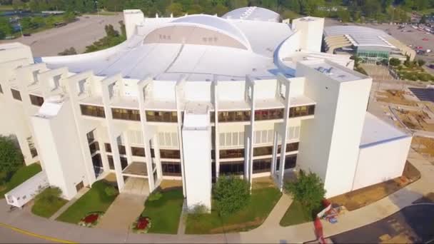 Indiana University Bloomington Simon Skjodt Assembly Hall Aerial View — стоковое видео