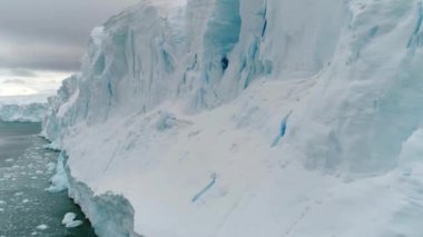 Antarktika, Güney Kutbu, Antarktika Okyanusu, Buzdağları, İnanılmaz Manzara, Drone View