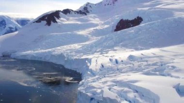 Antarktika, Güney Kutbu, Drone View, Antarktika Okyanusu, İnanılmaz Manzara, Buz Dağları