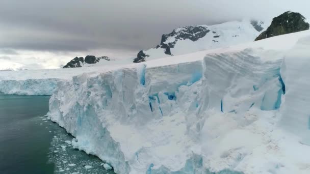 Antarktika Güney Kutbu Antarktika Okyanusu Nanılmaz Manzara Drone Manzarası Buzdağları — Stok video