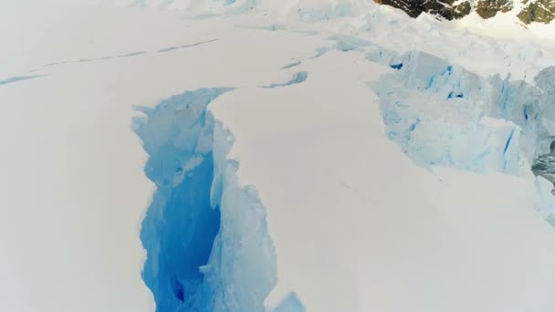 Antarktyda Biegun Południowy Drone View Ocean Antarktyczny Niesamowity Krajobraz Góry — Wideo stockowe