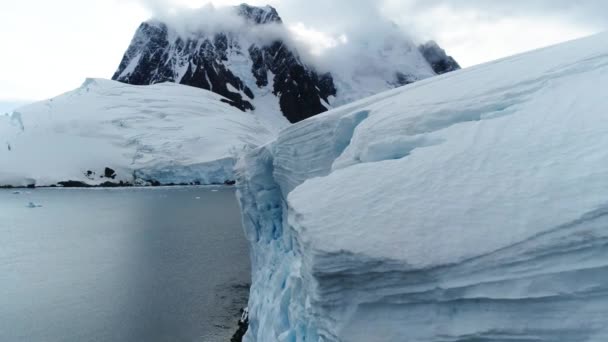 Антарктида Южная Корея Антарктида Ледяные Горы Удивительные Пейзажи Взгляд Дронов — стоковое видео