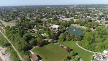 Racine, Wisconsin, Drone View, Michigan Gölü üzerinde uçan hava manzarası