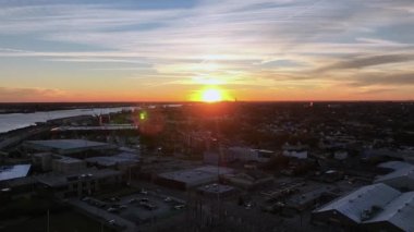 Günbatımı New Orleans, Louisiana, Mississippi Nehri, Drone Manzarası, Muhteşem Manzara