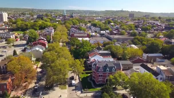 Luchtvlucht Covington Kentucky Downtown Drone View Amazing Landscape — Stockvideo