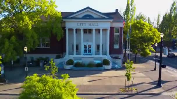 Aerial Flying Corvallis City Hall Oregon Downtown Drone View Amazing — ストック動画