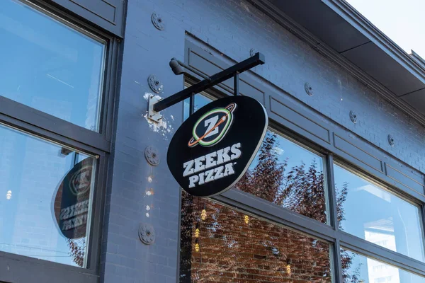 Tacoma Usa 2021 Augusztus Alacsony Látószögű Kilátás Egy Zeek Pizza — Stock Fotó