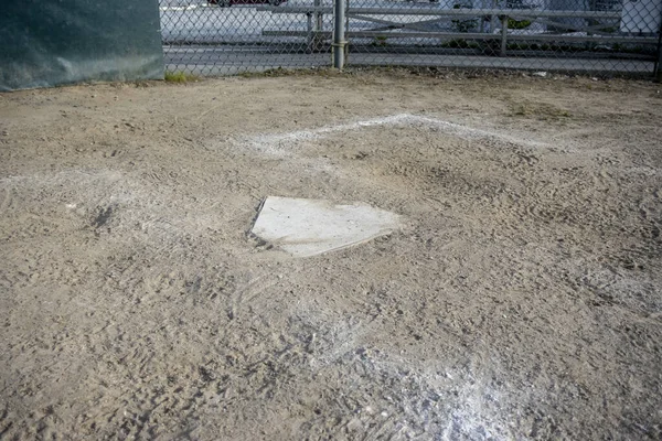 Nahaufnahme Einer Basis Auf Einem Sauberen Baseballfeld Einem Hellen Sonnigen — Stockfoto