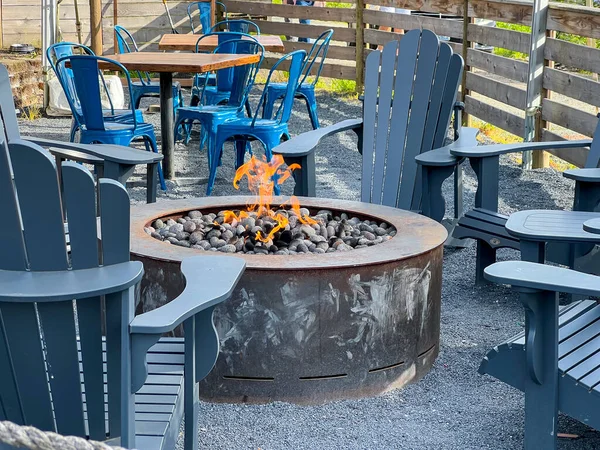 Close View Adirondack Chairs Circling Fire Pit Filled Stones Outdoor — Stock Fotó