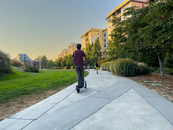 Redmond Usa 2022 Szeptember Széles Látószögű Kilátás Bérelt Robogókra Napnyugtakor — Stock Fotó