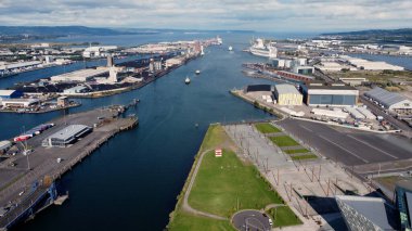 RMS Titanic 'in Titanic Quarter Belfast Kuzey İrlanda' da inşa edildiği Harland, Wolff ve Tersane Tersanesi 'nin havadan görünüşü