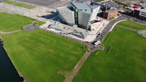 Aerial Video Titanic Centre Titanic Quarter Belfast Northern Ireland — Stock video