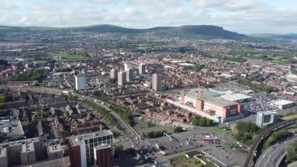 Aerial Video Traffic Driving Belfast City Cityscape Northern Ireland — Vídeo de stock