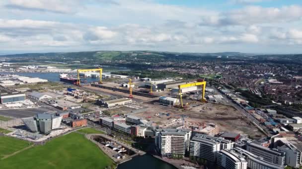 Luchtfoto Van Harland Wolff Shipyard Dockyard Waar Rms Titanic Werd — Stockvideo