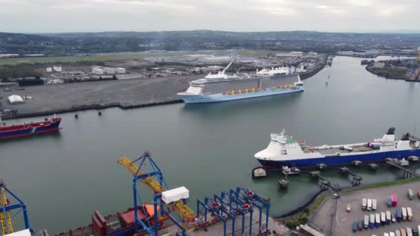 Anthem Seas Royal Caribbean Cruise Ship Moored Belfast Harbour Ireland — Stock video
