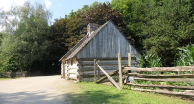 Eski Amerikan 1800 stili ahşap evler barakalar ve eskrim Yeni Dünya 