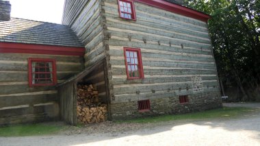 Eski Amerikan 1800 stili ahşap evler barakalar ve eskrim Yeni Dünya 
