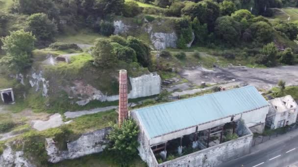 Drone Aéreo Foto Antiga Pedreira Calcário Glenarm County Antrim Irlanda — Vídeo de Stock