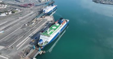 P & O Feribot 'un Avrupa Geçidi ve Highlander Larne Cairnryan İskoçya' da Larne N Ireland 'a götürüldü. 26-03-2