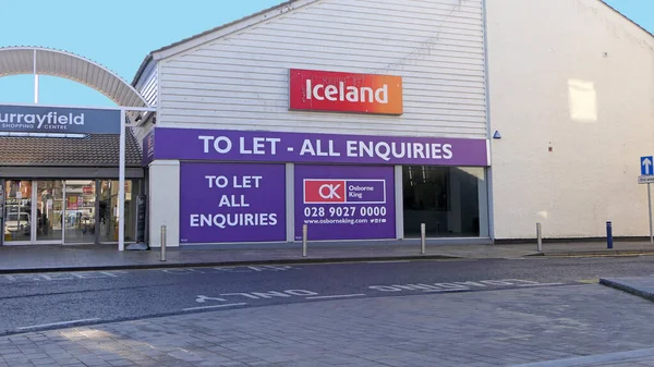 Знак Супермаркет Исландии Larne Antrim Northern Ireland — стоковое фото