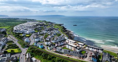 Portrush Plajı Atlantik Okyanusu Kuzey Kıyısı Ortak Antrim Kuzey İrlanda 