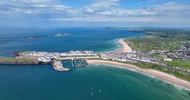 Portrush Plajı Atlantik Okyanusu Kuzey Kıyısı Ortak Antrim Kuzey İrlanda 