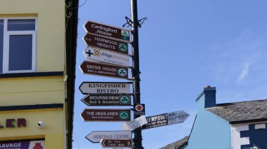 Carlingford Village ve Lough Co Louth İrlanda Deniz İşareti