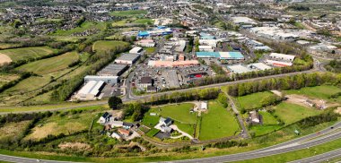 Pennybridge Endüstriyel Malikanesi 'nin ve Ballymena County Antrim Kuzey İrlanda' nın hava fotoğrafı.