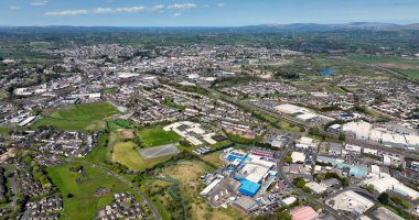 Pennybridge Endüstriyel Malikanesi 'nin ve Ballymena County Antrim Kuzey İrlanda' nın hava fotoğrafı.