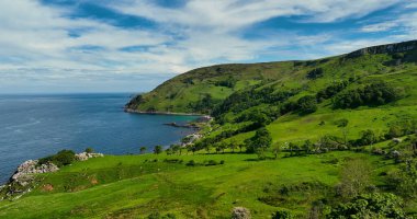 Kuzey Kıyısı Antrim Kuzey İrlanda 'da Murlough Körfezi Panayırı Atlantik Okyanusu' nun havadan çekilmiş fotoğrafı