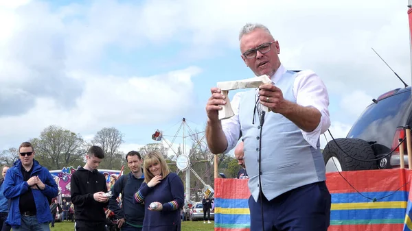 Bambini Che Godono Spettacolo Marionette Punch Judy Shanes Castle May — Foto Stock