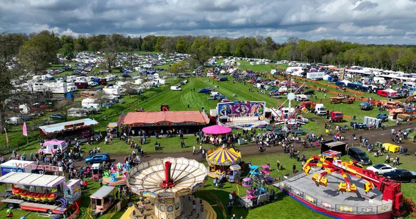 Толпа Наслаждающаяся Весельем Shanes Castle May Day Steam Rally May — стоковое фото