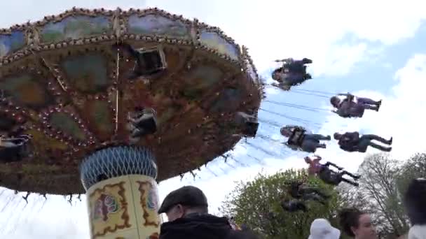 Діти Які Насолоджуються Шайнсом Касл Травневий День Steam Rally Estate — стокове відео