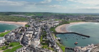 Portrush Plajı Atlantik Okyanusu Kuzey Kıyısı Ortak Antrim Kuzey İrlanda