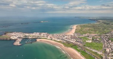 Portrush Plajı Atlantik Okyanusu Kuzey Kıyısı Ortak Antrim Kuzey İrlanda
