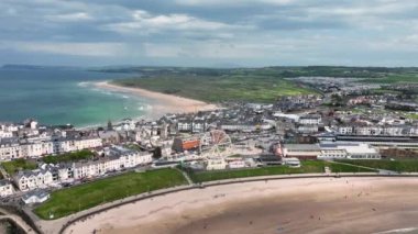 Portrush Plajı Atlantik Okyanusu Kuzey Kıyısı Ortak Antrim Kuzey İrlanda