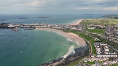 Portrush Plajı Atlantik Okyanusu Kuzey Kıyısı Ortak Antrim Kuzey İrlanda