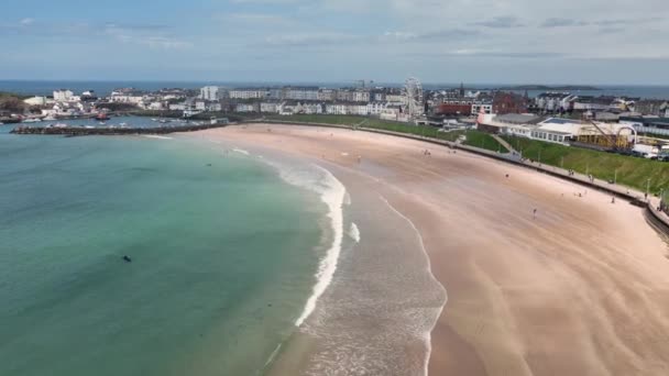 Portrush Plajı Atlantik Okyanusu Kuzey Kıyısı Ortak Antrim Kuzey Rlanda — Stok video