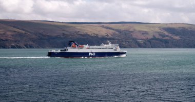 6 Aralık 2020 'de Cairnryan İskoçya' dan Kuzey İrlanda 'daki Larne Limanı' na P & O Feribot