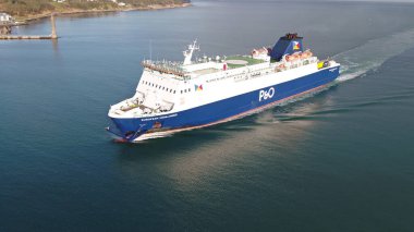 6 Aralık 2020 'de Cairnryan İskoçya' dan Kuzey İrlanda 'daki Larne Limanı' na P & O Feribot