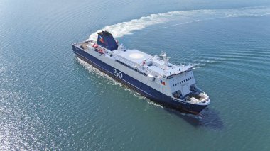 6 Aralık 2020 'de Cairnryan İskoçya' dan Kuzey İrlanda 'daki Larne Limanı' na P & O Feribot