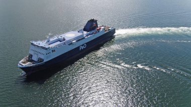 6 Aralık 2020 'de Cairnryan İskoçya' dan Kuzey İrlanda 'daki Larne Limanı' na P & O Feribot