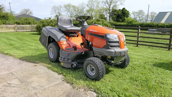 Husqvarna 138 Ride Lawn Mower — Foto Stock