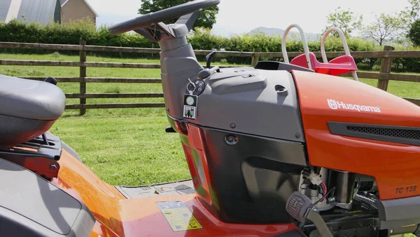 Husqvarna 138 Ride Lawn Mower — Stockfoto