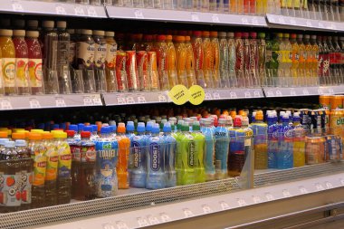 SuperValu Comber Gıda içecekleri ve diğer ürünler Ev Pazarlığı mağazasında Comber Newtown 'lar Kuzey İrlanda' da