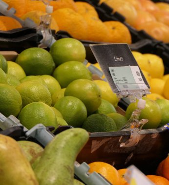 SuperValu Comber Newtown 'daki Meyve ve Sebze Şirketi Kuzey İrlanda