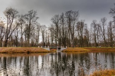Alexandrovsky Parkı 'nda bulutlu sonbahar havası