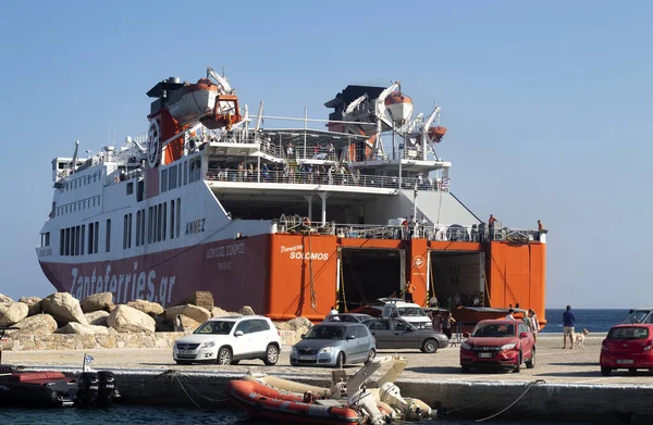 Sikinos Adası Yunanistan Eylül 2019 Yunan Feribotu Issız Aloprina Limanına — Stok fotoğraf