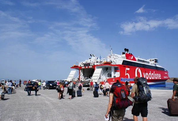 Paros Island Greece May 2010 Bustling Greek Port Parikia Travellers — Stock Photo, Image