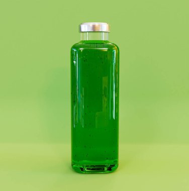 Yeşil arka planlı cam şişede taze kivi suyu, sebze suyu, 3 boyutlu illüstrasyon. 3B illüstrasyon.